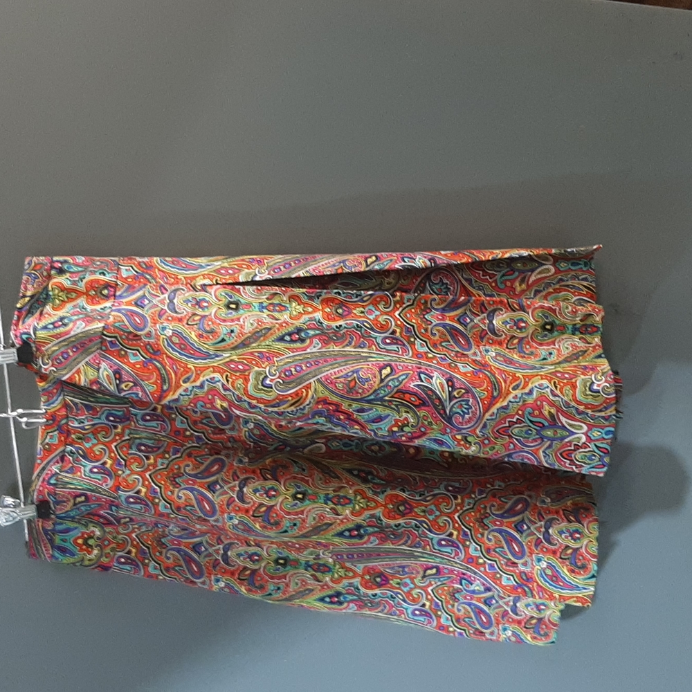 100% silk skirt fully lined by grace elements 22 inches in length